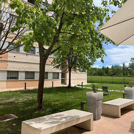 Residencia Universitaria Resa Los Abedules Pamplona Luaran gambar