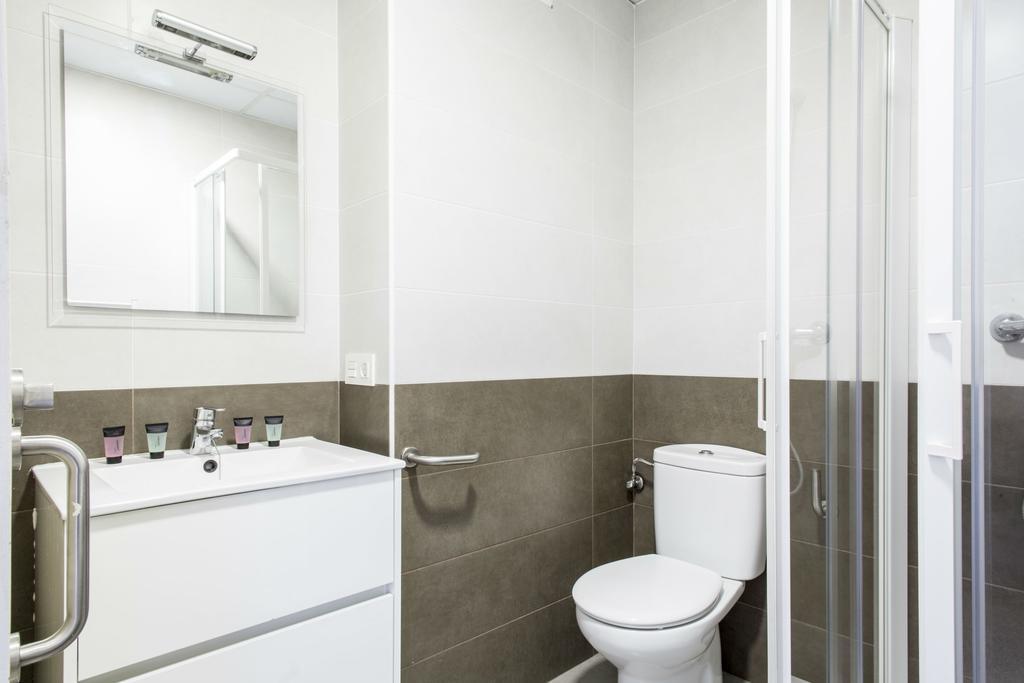 Residencia Universitaria Resa Los Abedules Pamplona Luaran gambar