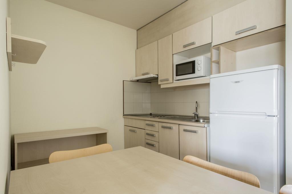 Residencia Universitaria Resa Los Abedules Pamplona Luaran gambar