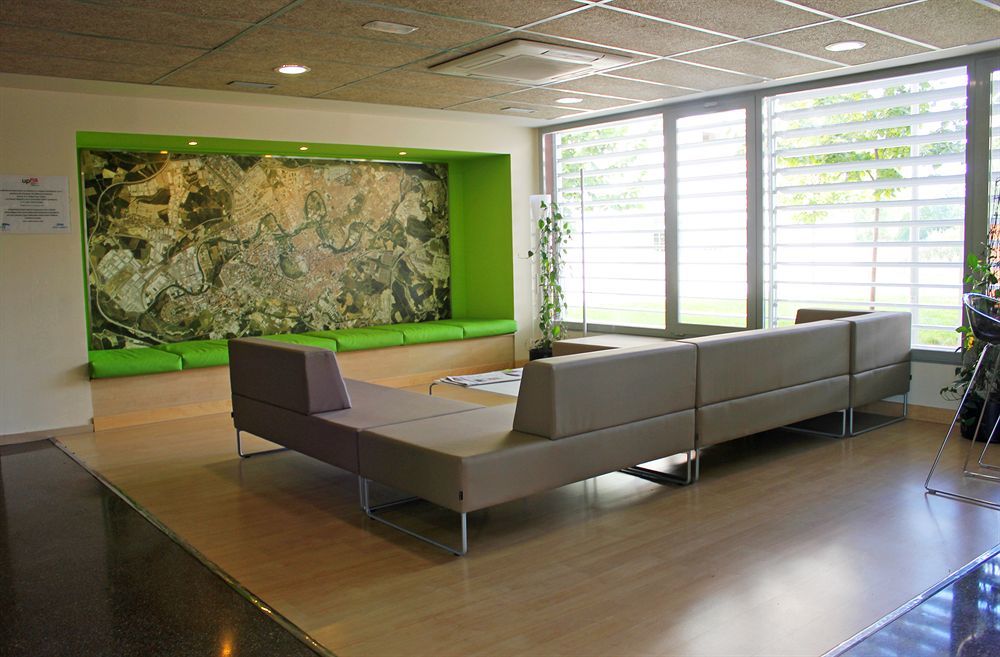 Residencia Universitaria Resa Los Abedules Pamplona Luaran gambar