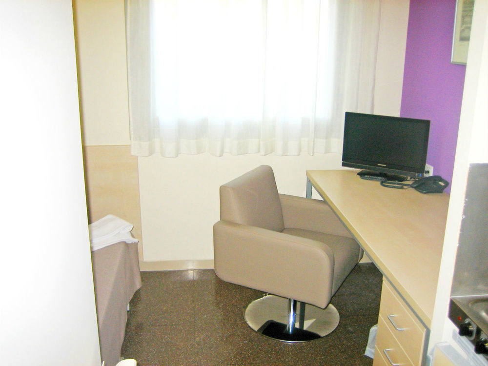 Residencia Universitaria Resa Los Abedules Pamplona Luaran gambar