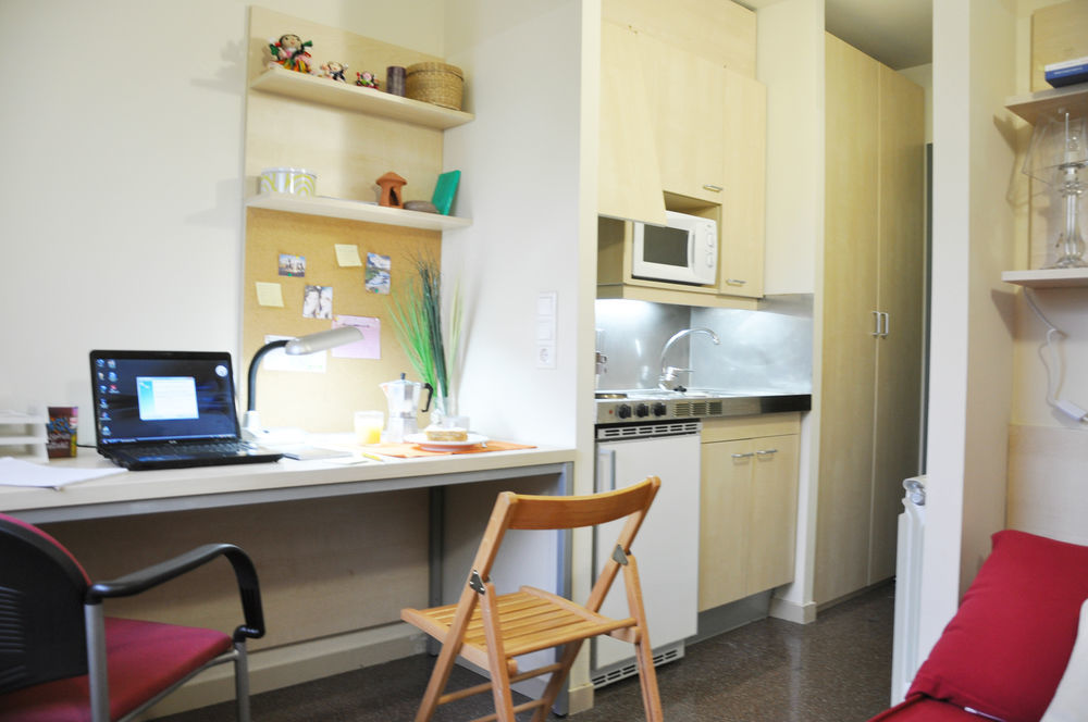 Residencia Universitaria Resa Los Abedules Pamplona Luaran gambar